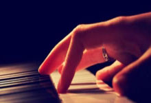 九游官网：[德甲]贝克尔收获良机 禁区内轻松推射破门.